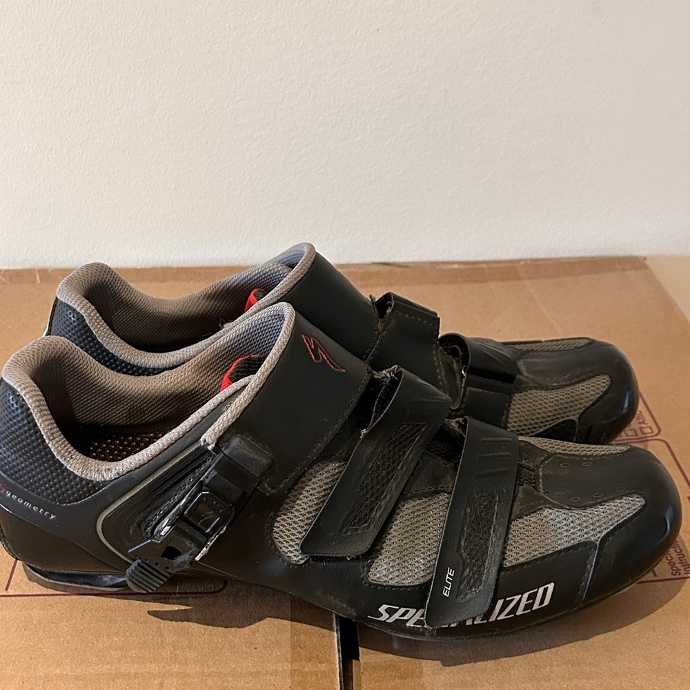 Mens Specialized cycling shoe